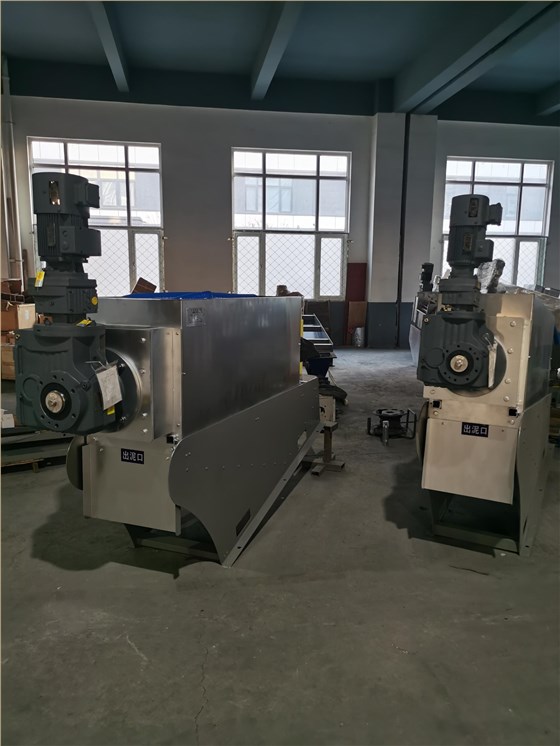 疊螺機(jī)含水率