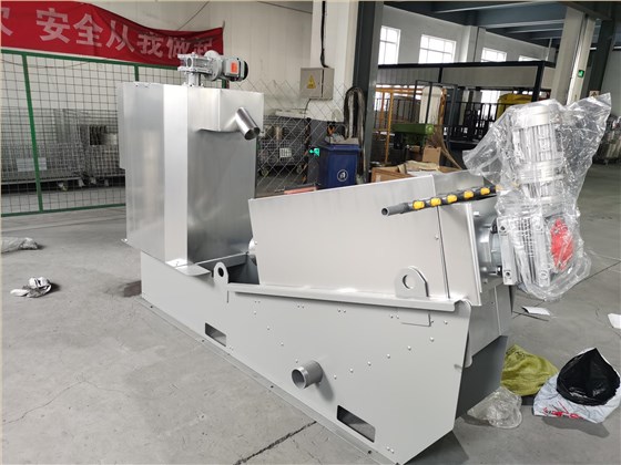 疊螺壓濾機(1) 疊螺壓濾機(1)