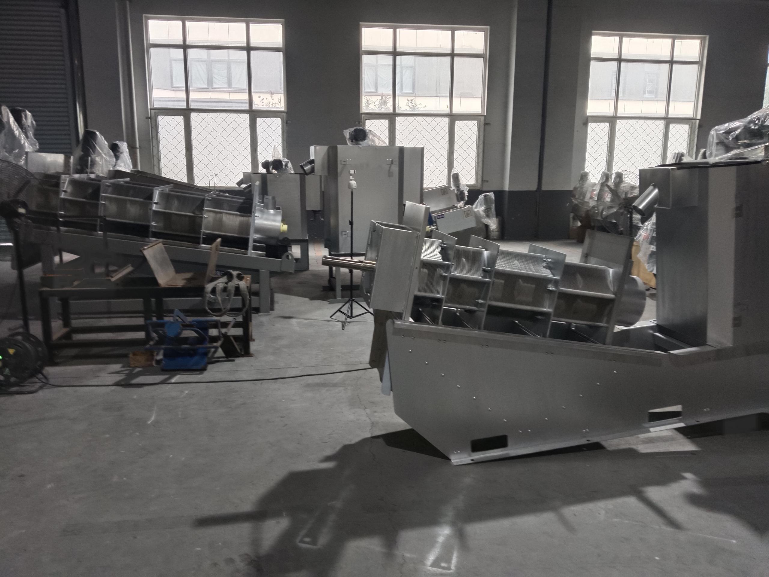 疊螺機(jī)(1) 疊螺機(jī)(1)